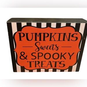 Wooden Halloween wall decor